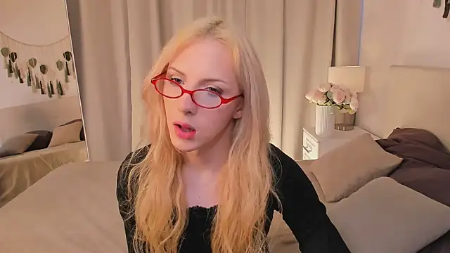 Tiffany  King online show from May 2026 05:57:02 AM
