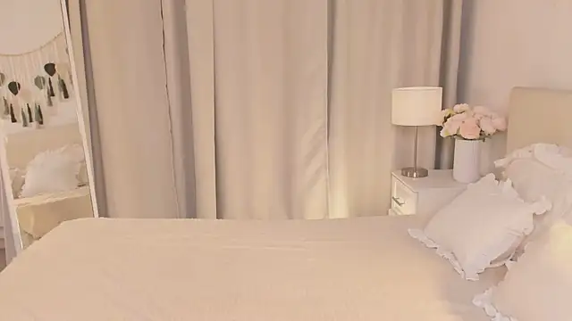 Tiffany  King online show from April 2026 08:15:01 PM