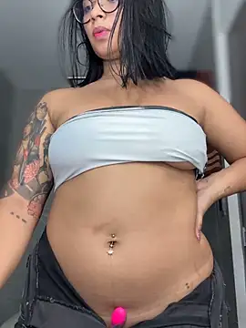 Snapshot of Allegra-Fiore chatting on February 2026 10:53:01 PM Allegra-Fiore online show from February 2026 10:53:01 PM