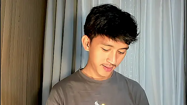  andrie69  online show from April 2026 07:10:02 PM