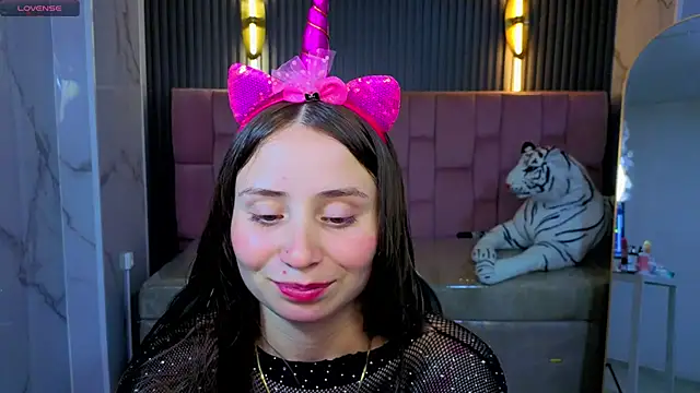 Ariana18 b online show from April 2026 12:54:01 PM