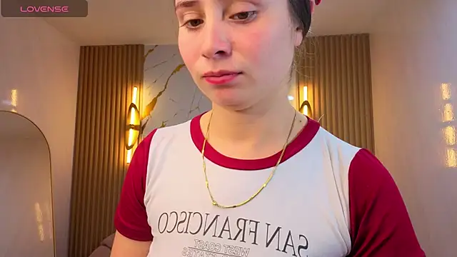 Ariana18 b online show from February 2026 12:49:02 PM