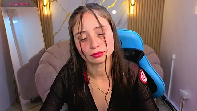 Ariana18 b online show from April 2026 01:15:02 PM