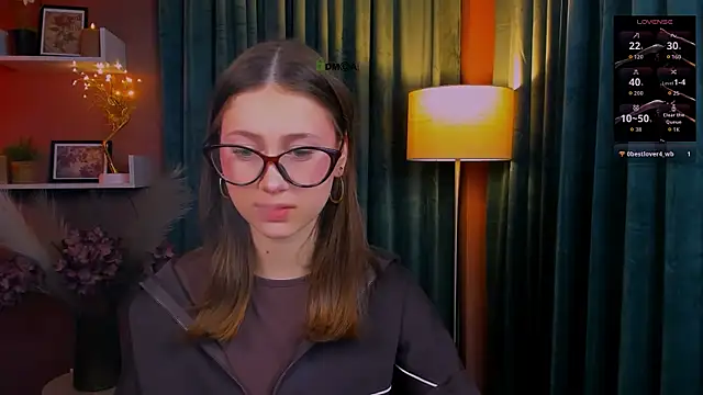 arianaa cat online show from April 2026 06:45:01 PM