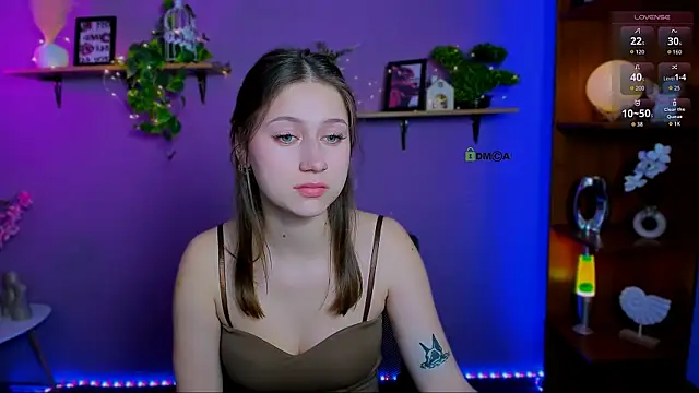 arianaa cat online show from April 2026 10:11:02 PM