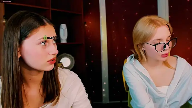 arianaa cat online show from April 2026 06:35:02 PM