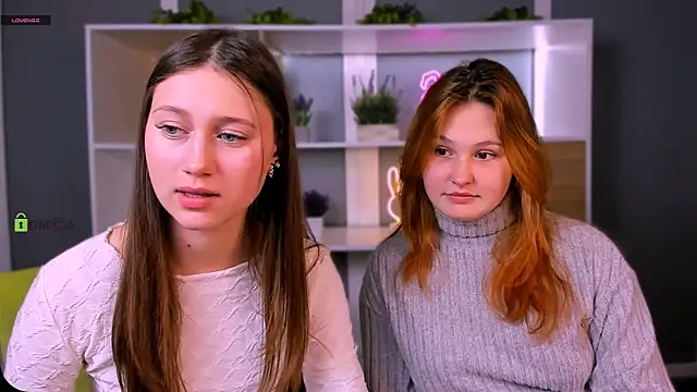 arianaa cat online show from March 2026 07:54:02 PM