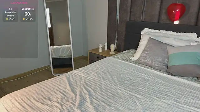 LillAlice online show from March 2026 01:02:01 AM