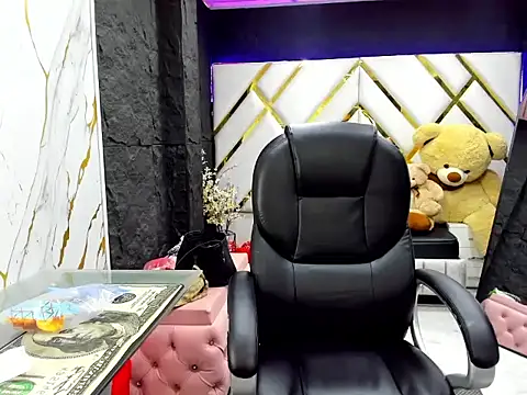  EmilySquirt online show from February 2026 01:13:02 PM