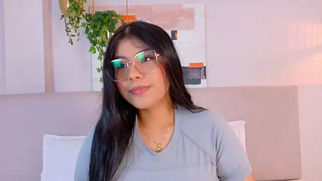VioletBloomm online show from May 2026 11:31:02 AM