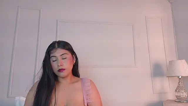 VioletBloomm online show from April 2026 01:36:01 PM