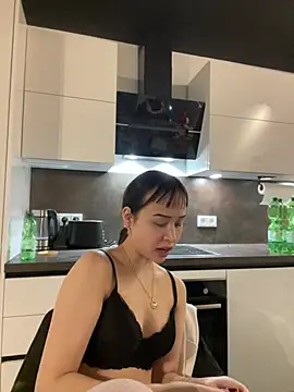 Just-Lilly online show from April 2026 03:19:01 PM