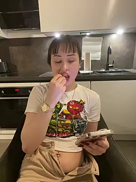 Just-Lilly online show from July 2026 10:21:02 PM