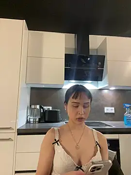 Just-Lilly online show from April 2026 05:15:01 AM