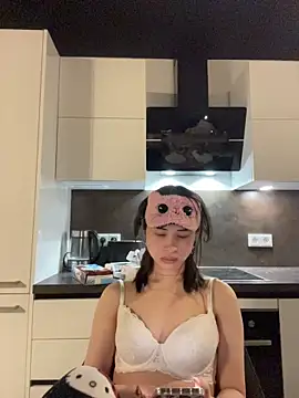 Just-Lilly online show from March 2026 05:39:02 AM