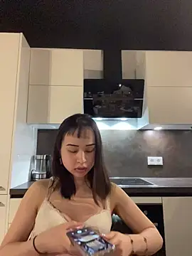 Just-Lilly online show from March 2026 01:01:01 PM