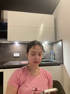 Just-Lilly online show from June 2026 04:50:01 PM