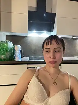 Just-Lilly online show from April 2026 06:05:01 PM