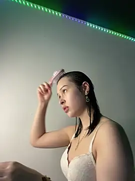 Just-Lilly online show from April 2026 04:02:02 PM