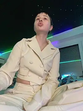 Just-Lilly online show from March 2026 09:22:02 PM