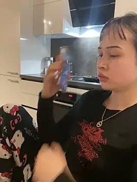 Just-Lilly online show from April 2026 07:50:02 PM