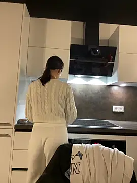 Just-Lilly online show from April 2026 03:13:01 AM