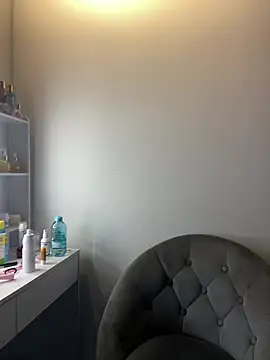 Snapshot of Just-Lilly chatting on April 2026 05:17:02 PM Just-Lilly online show from April 2026 05:17:02 PM