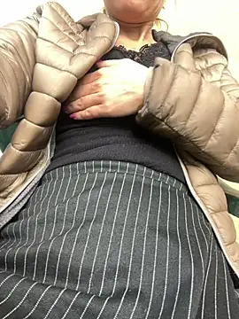 missgirl88 online show from March 2026 01:04:01 PM