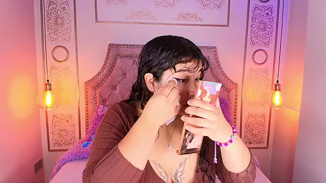 Snapshot of Honny_Blaice_ chatting on February 2026 12:04:01 PM Honny Blaice online show from February 2026 12:04:01 PM