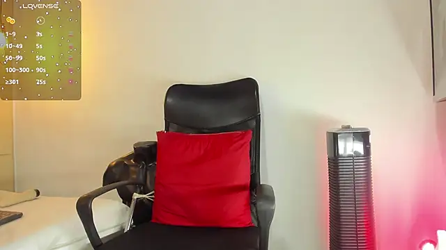 RousMature online show from April 2026 07:20:01 PM