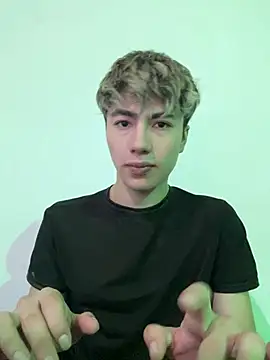 AlexanderCollman2 online show from April 2026 02:40:01 AM