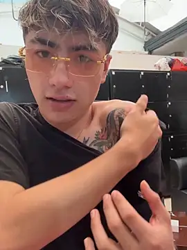 AlexanderCollman2 online show from April 2026 09:43:01 PM