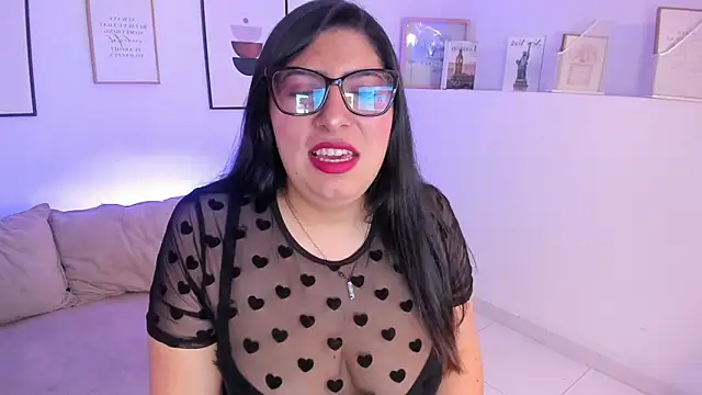 Sally Dvine online show from May 2026 01:06:01 PM