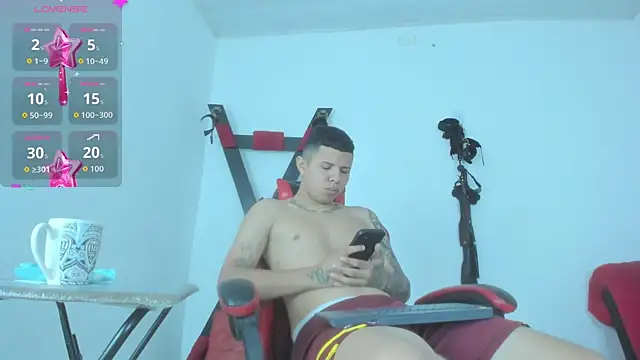 Snapshot of Steven_and_Camilo18 chatting on March 2026 11:43:01 AM Steven and Camilo18 online show from March 2026 11:43:01 AM