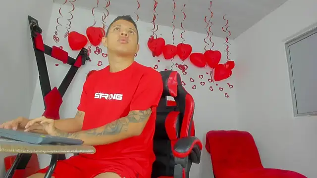 Snapshot of Steven_and_Camilo18 chatting on February 2026 11:20:02 AM Steven and Camilo18 online show from February 2026 11:20:02 AM