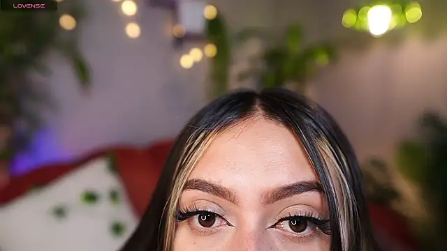 Giselle Laurens  online show from April 2026 07:20:01 PM