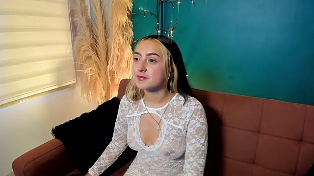 Giselle Laurens  online show from February 2026 09:14:01 PM