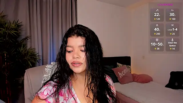 Snapshot of moonhelen chatting on February 2026 12:10:01 AM moonhelen online show from February 2026 12:10:01 AM