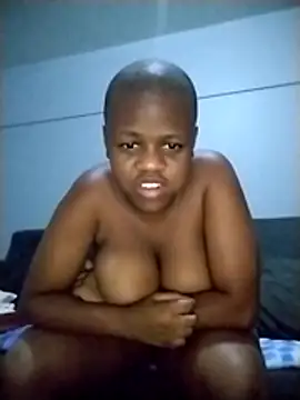 Snapshot of Mzandihottie chatting on February 2026 05:22:02 PM Mzandihottie online show from February 2026 05:22:02 PM