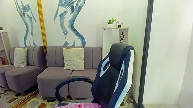 Snapshot of CarolineFyre chatting on February 2026 01:00:01 PM CarolineFyre online show from February 2026 01:00:01 PM