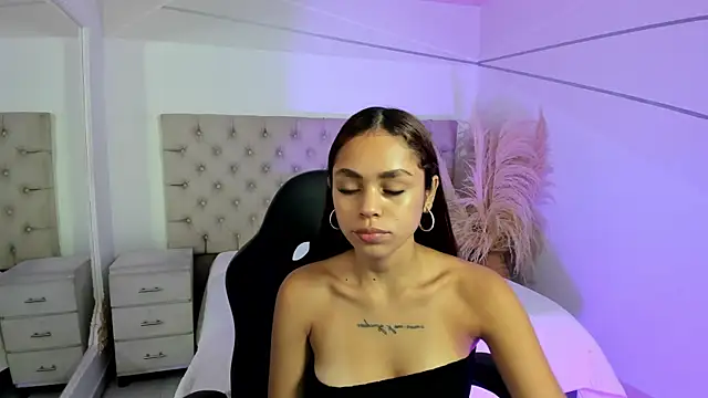 CarolineFyre online show from March 2026 12:33:02 PM