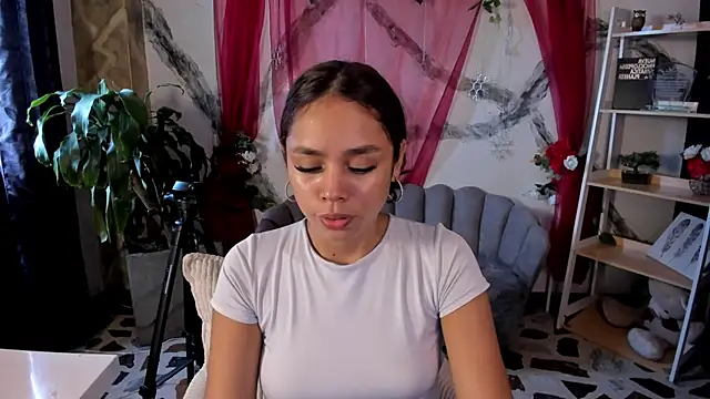 CarolineFyre online show from May 2026 03:18:01 PM