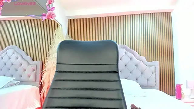 CarolineFyre online show from April 2026 12:42:02 PM