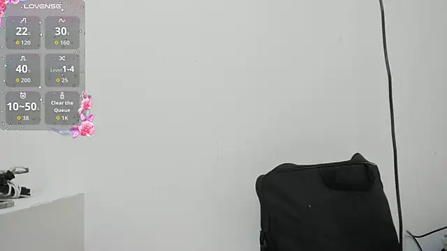 Snapshot of CarolineFyre chatting on June 2026 12:28:01 PM CarolineFyre online show from June 2026 12:28:01 PM