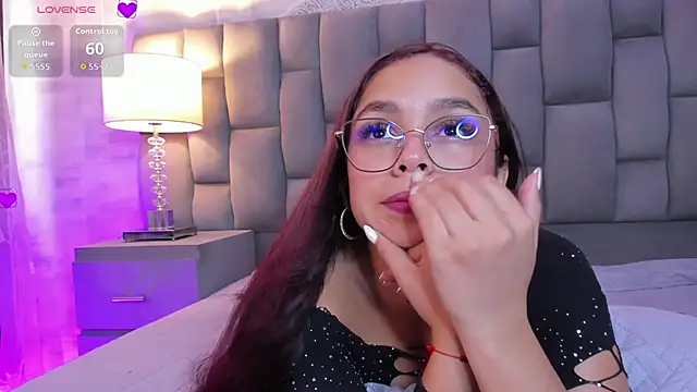 CarolineFyre online show from May 2026 04:04:02 PM