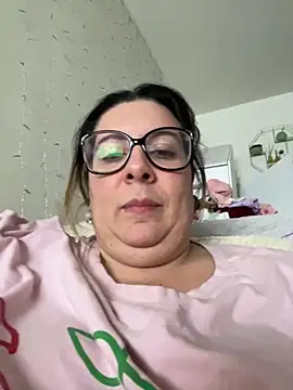 JasmineGlow7 online show from April 2026 11:23:02 PM