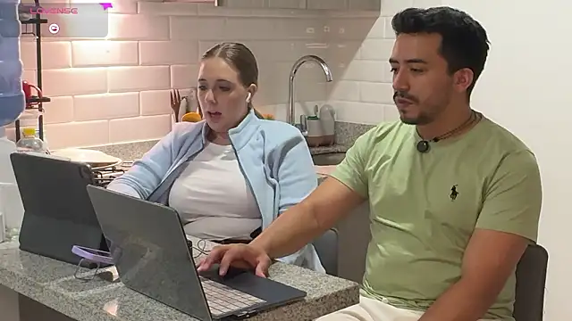 Sofii n Diego online show from February 2026 11:38:01 PM