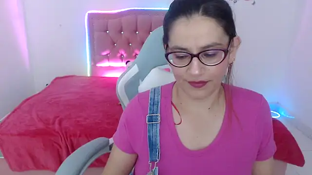 snowhot-69 online show from April 2026 08:39:03 AM