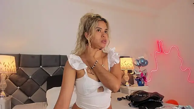  Giorgiina  online show from February 2026 12:16:01 PM