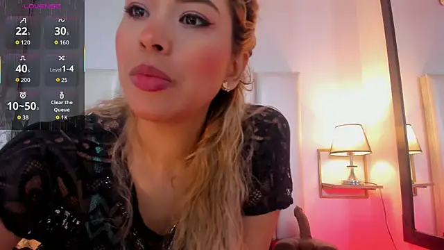 Snapshot of _Giorgiina_ chatting on June 2026 11:55:02 AM Giorgiina online show from June 2026 11:55:02 AM